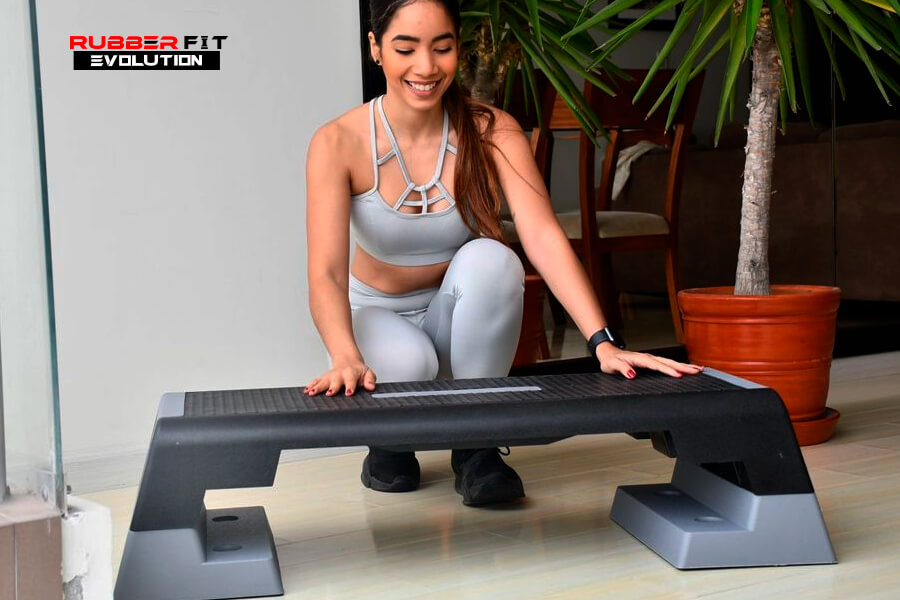 Step aeróbico PRO de 3 niveles Step aeróbico PRO de tres niveles con base antideslizante